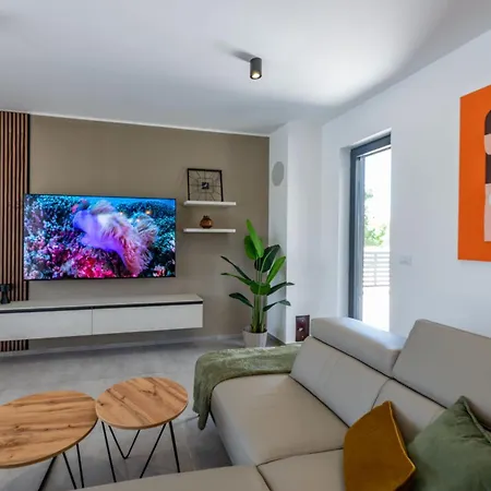 Alba, A Luxurious And Beautiful Near The Sea Villa *
