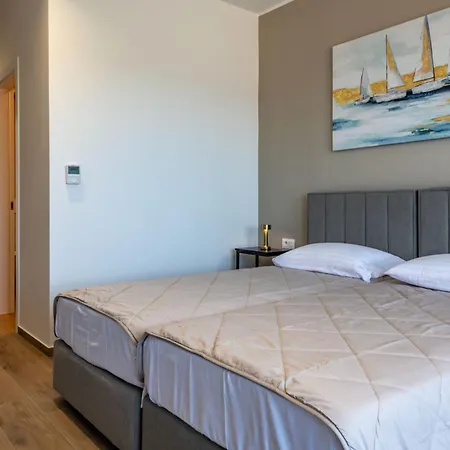 Alba, A Luxurious And Beautiful Near The Sea *