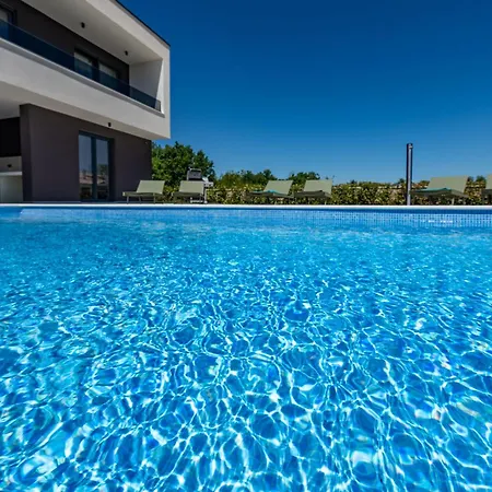 Alba, A Luxurious And Beautiful Near The Sea *