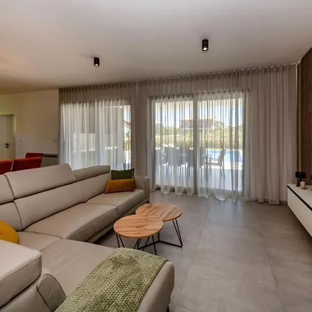 Villa Alba, A Luxurious And Beautiful Near The Sea *