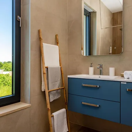 Villa Alba, A Luxurious And Beautiful Near The Sea *